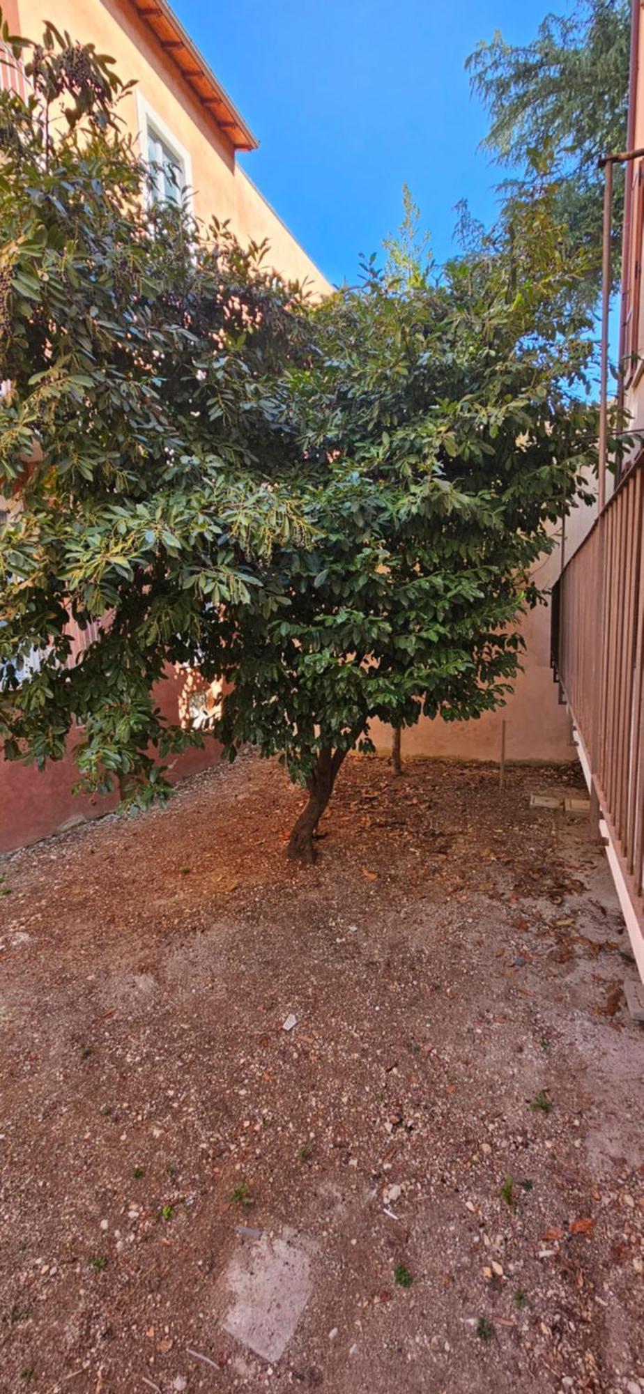 Apartamento Sotto La Torre LʼAquila Exterior foto