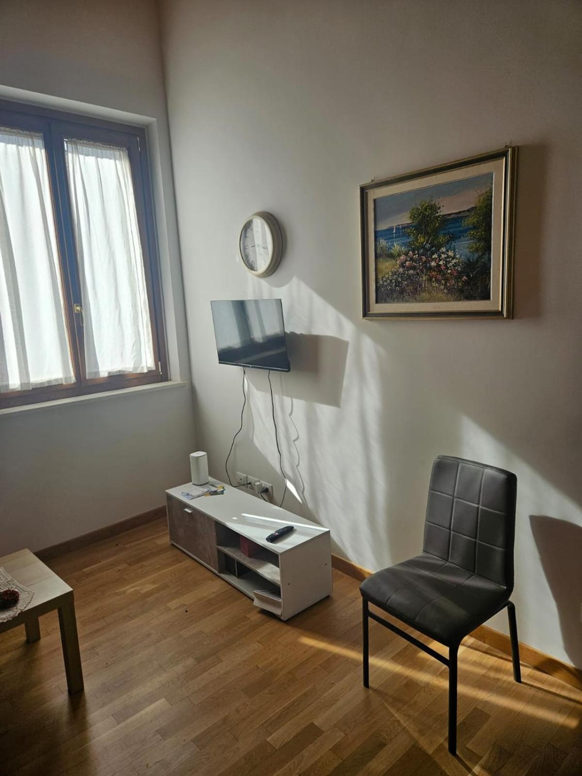 Apartamento Sotto La Torre LʼAquila Exterior foto